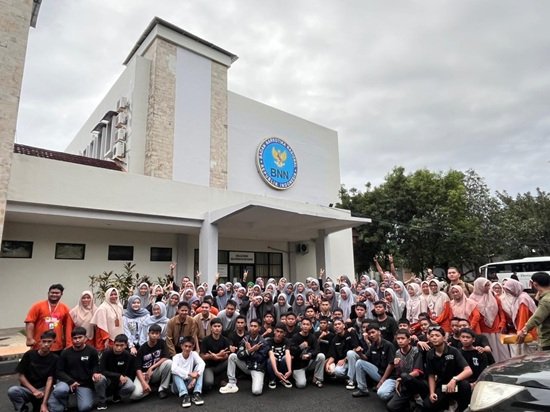 Heboh! MAN 2 Sinjai Berombongan Datangi BNN, Ternyata Ini Misinya