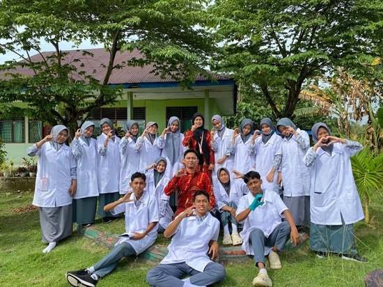 Siswa MAN 2 Sinjai Sulap Minyak Jelantah Jadi Sabun: Inovasi Kimia Berwawasan Lingkungan