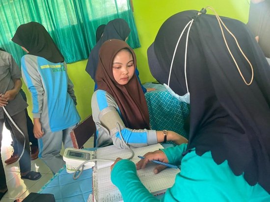 Cek Kesehatan Bareng PKM Kampala, MAN 2 Sinjai Perkuat Budaya Hidup Sehat